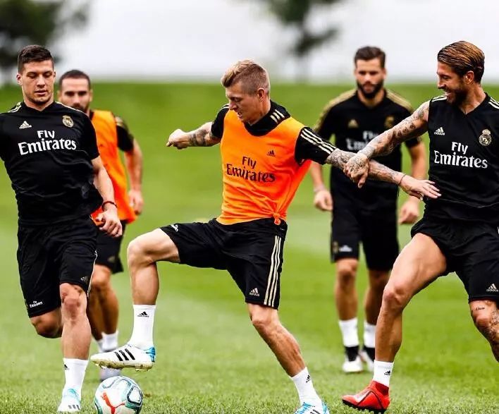 两支传统劲旅再次交手,胜负难料(两支点各单向固定) 两支传统劲旅再次交手,胜负难料(两支点各单向固定)